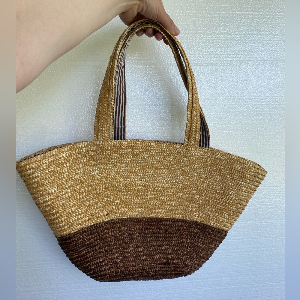 Medium straw tote